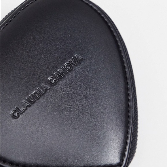 Heart Shaped Coin Purse in Black - Picture 4 of 7